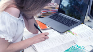 Read more about the article Surprising Ways the Internet Can Help You Study.